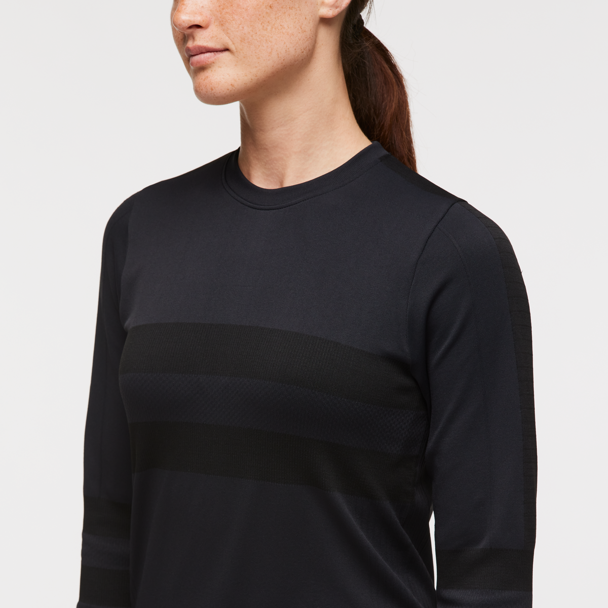 Debajo Seamless Baselayer Crew - Women's - Cotopaxi Black - US 3947